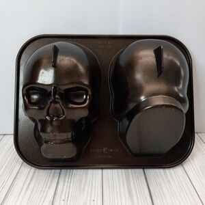 Nordic Ware Haunted Skull 3D Cake Pan